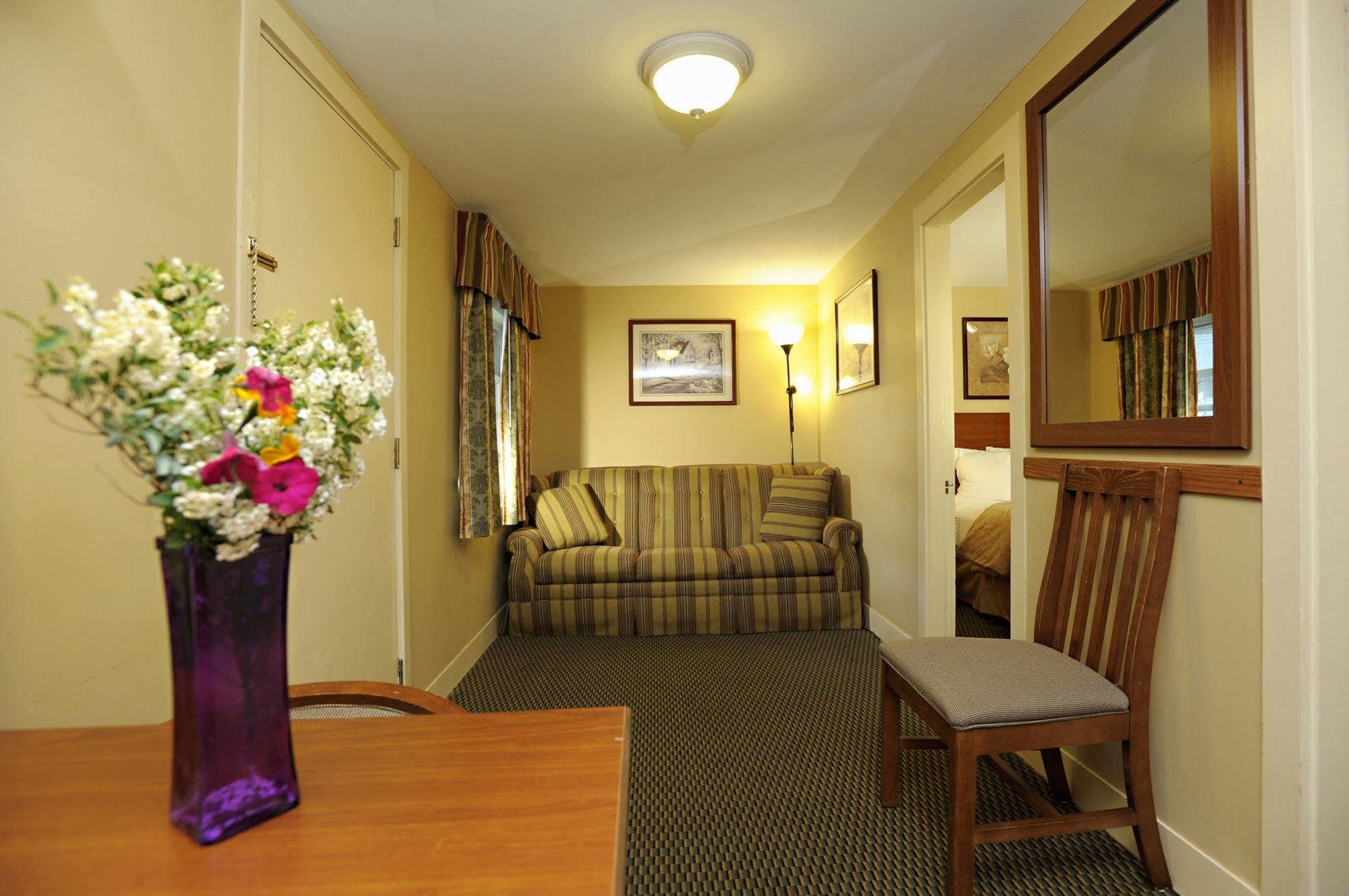 Mt. Madison Inn & Suites กอแรม ภายนอก รูปภาพ